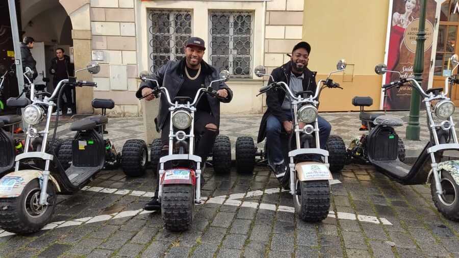 Prague: Electric Trike Viewpoints Tour - Malá Strana streets and the return route