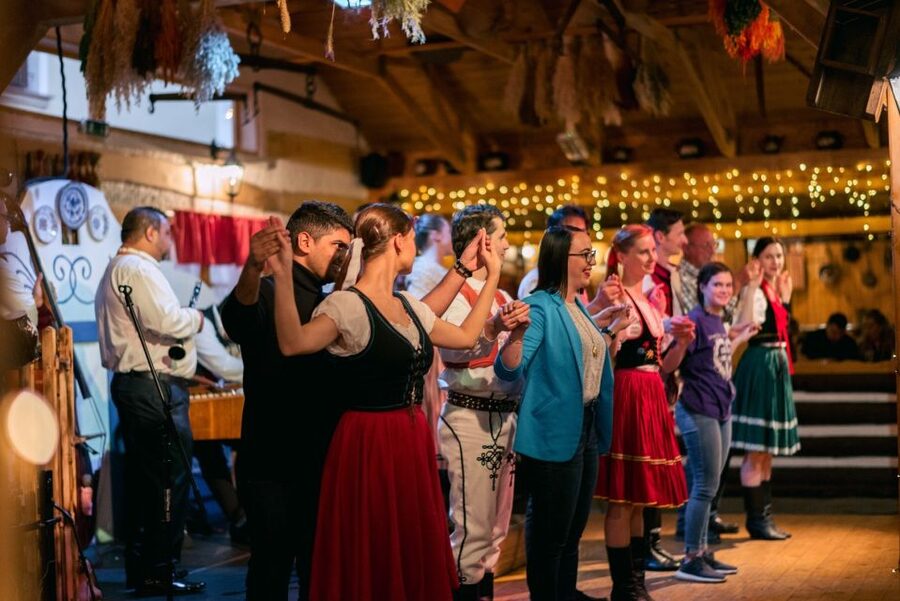 Prague: Evening Folklore Garden Party with Traditional Menu - Timing, pace, and the evening schedule