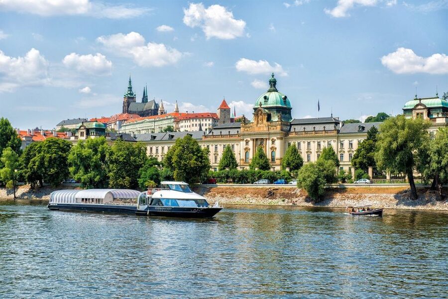 Prague: Evening Vltava River Eco Cruise with Prosecco - Key points to know before you book
