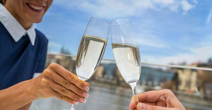 Prague: Evening Vltava River Eco Cruise with Prosecco - Is $28 good value?