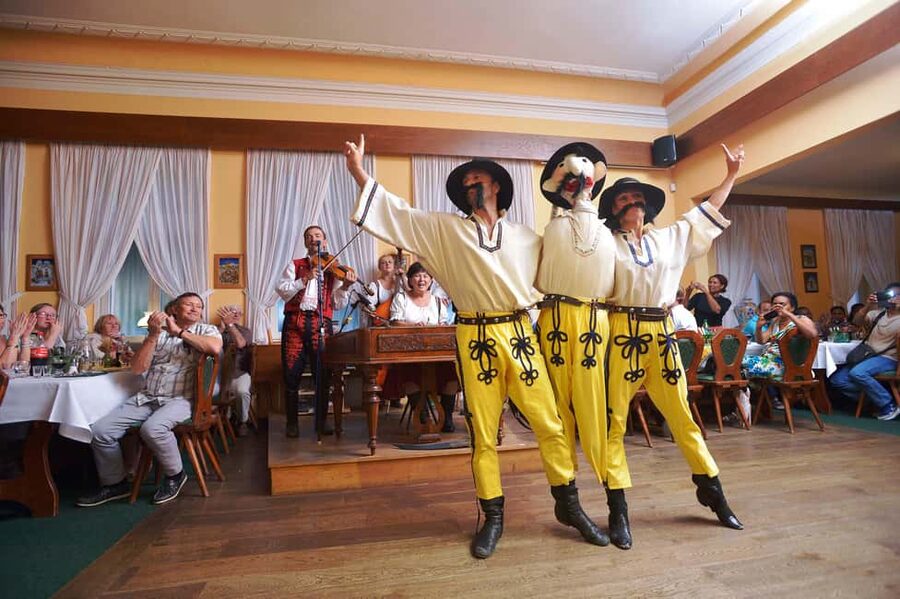 Prague: Folk Dancing Dinner Experience - Key points to know before booking