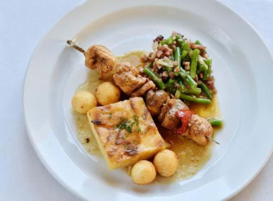 Prague: Folk Dancing Dinner Experience - Who will enjoy this evening most?