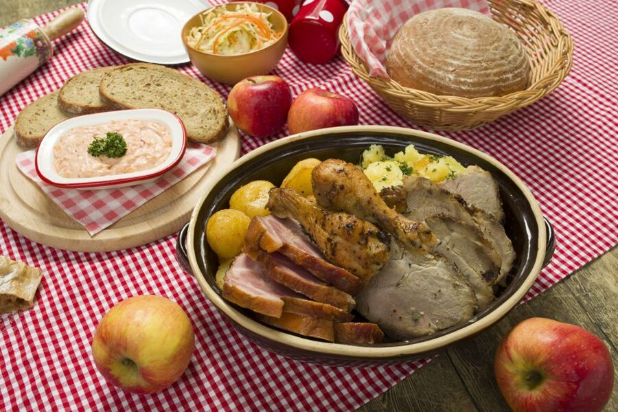 Prague: Folkloric Dinner Show with Unlimited Drinks - Learning the Mazurka and joining the show