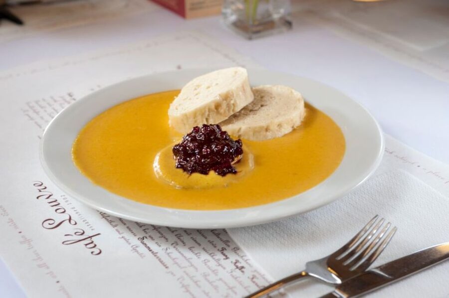 Prague: Food and Beer Guided Walking Tour with Tastings - Practical details for a smooth afternoon