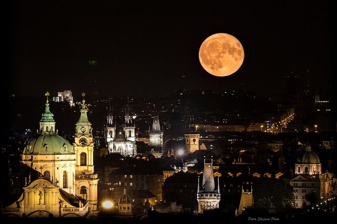 Prague food and cultural tour - 6 hours fairytale experience - Charles Bridge in a quick fifteen minutes