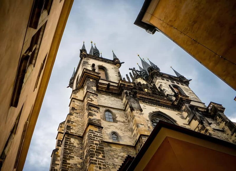 Prague: Full-Day Guided Tour of Prague in a Small-Group - St. Vitus Cathedral and the castle courtyards