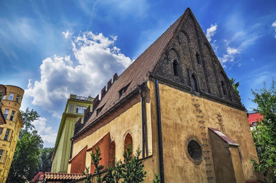 Prague: Full-Day Tour with Lunch and River Boat Cruise - A Czech lunch before the river