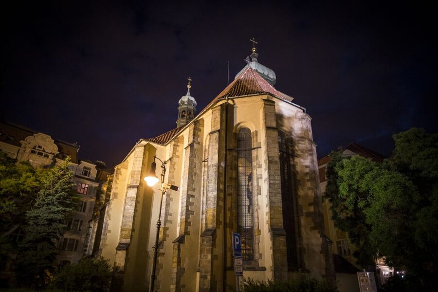 Prague: Ghosts and Legends of the Old Town Evening Tour - Starting near Týnská and leaving the main square behind