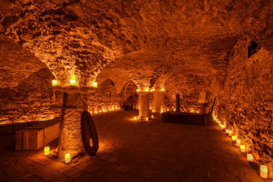 Prague: Ghosts, Legends, Medieval Underground & Dungeon Tour - The hidden underground and the alchemy story