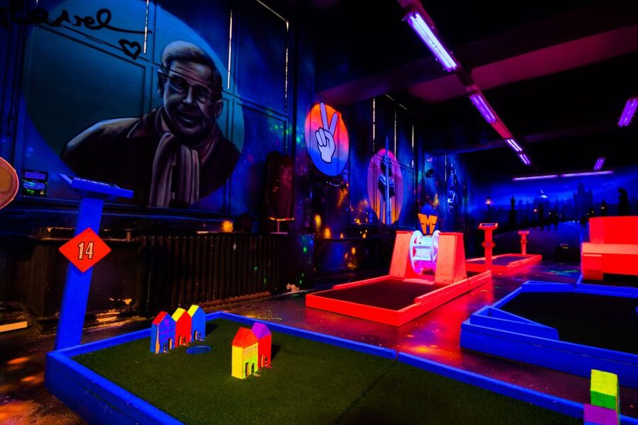 Prague: Glow Golf Mini Golf Game by UV Light - How it fits into a Prague itinerary