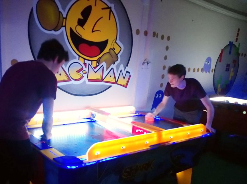 Prague: Glow Golf Mini Golf Game by UV Light - Glow paint, music, and the photo factor