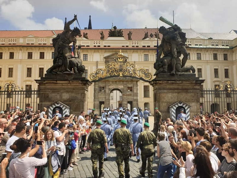 Prague Grand 2,5 hour + 2 hour exterior walking tour - FAQ