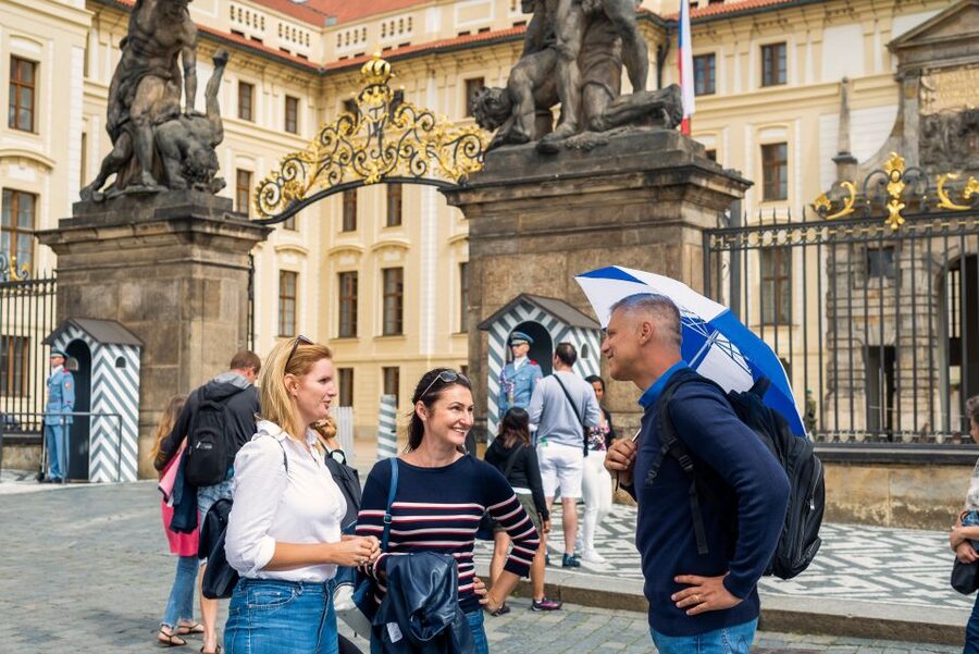 Prague Grand 2,5 hour + 2 hour exterior walking tour - What the guides add to the walk