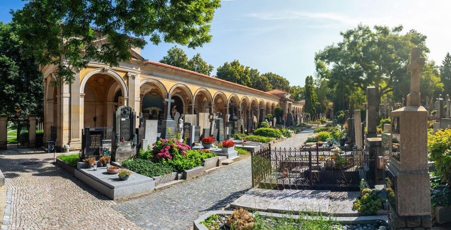 Prague: Guided tour to the historic fortress of Vyšehrad - Vyšehrad Cemetery and Czech Musical Memory
