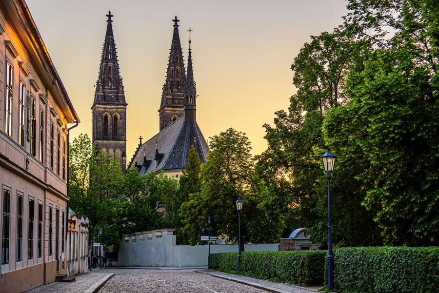 Prague: Guided tour to the historic fortress of Vyšehrad - St. Peter and St. Paul Basilica