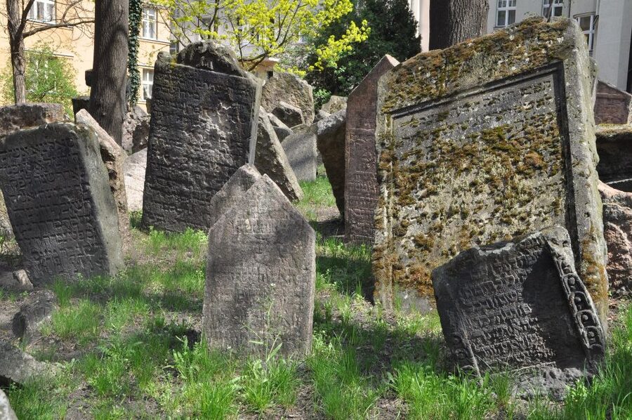 Prague: Guided Walking Tour of Prague's Jewish Quarter - Starting at the Turistico meeting point