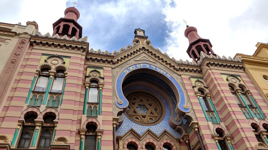 Prague: Guided Walking Tour of Prague's Jewish Quarter - Maisel Synagogue and a period of prosperity