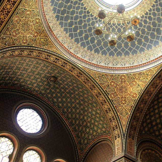 Prague: Guided Walking Tour of Prague's Jewish Quarter - The Old-New Synagogue and the oldest surviving setting