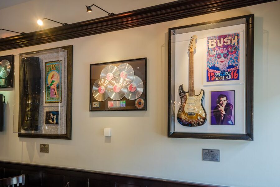 Prague: Hard Rock Cafe with Set Menu for Lunch or Dinner - The 75-minute dining plan