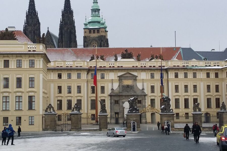 Prague: Historic City Center Bus Tour with Top Sights - The Castle District break, 30 to 40 minutes