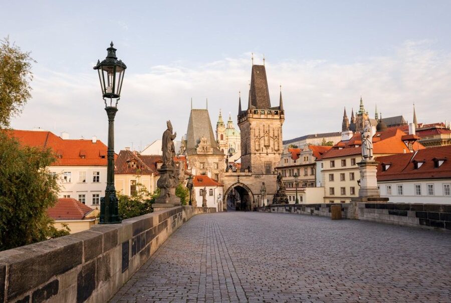 Prague Hradcany Castle, St Vitus Cathedral Tour with Tickets - When private car transfers are worth paying for