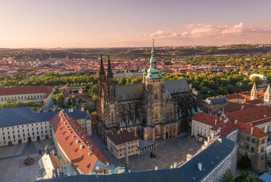 Prague Hradcany Castle, St Vitus Cathedral Tour with Tickets - What the $154 price means