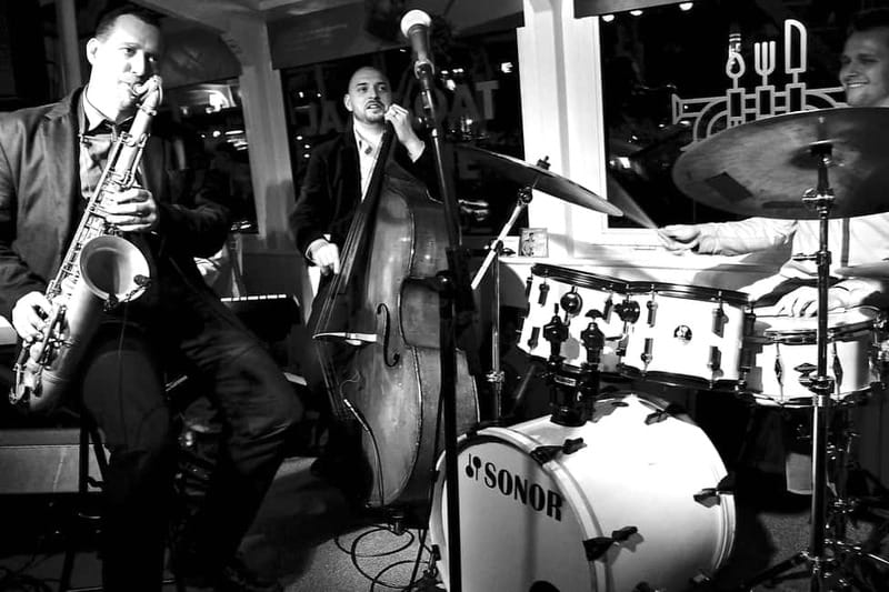 Prague: Jazz Boat Cruise with Live Concert and Optional Meal - At a glance