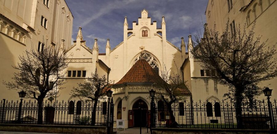 Prague Jewish Quarter Tour in French with Monuments Entrance - Is $93 per person good value?
