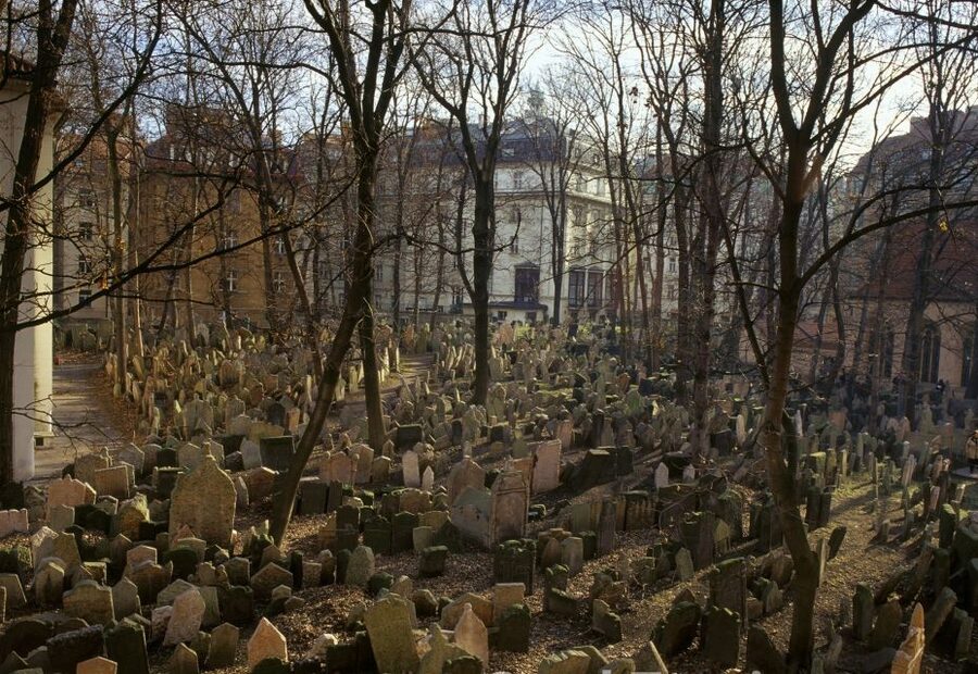 Prague: Jewish Town Walking Tour - The Spanish Synagogue and the visual change of pace