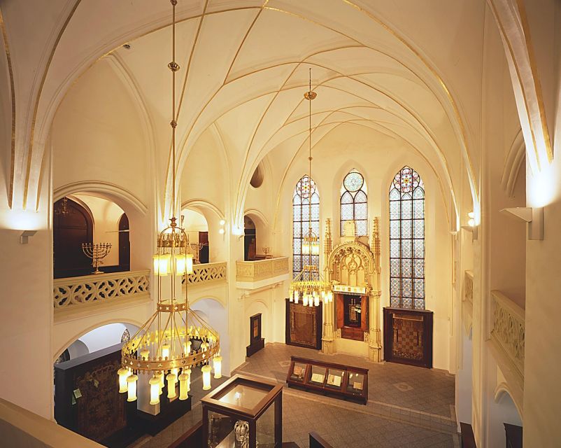 Prague: Jewish Town Walking Tour - What the guide contributes