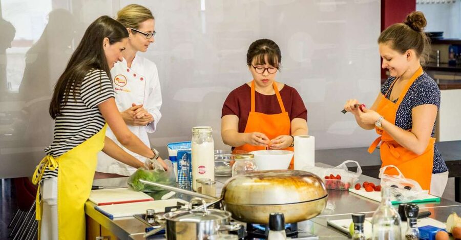 Prague: Market Tour and Traditional Czech Cooking Class - Morning or afternoon: choosing the better schedule