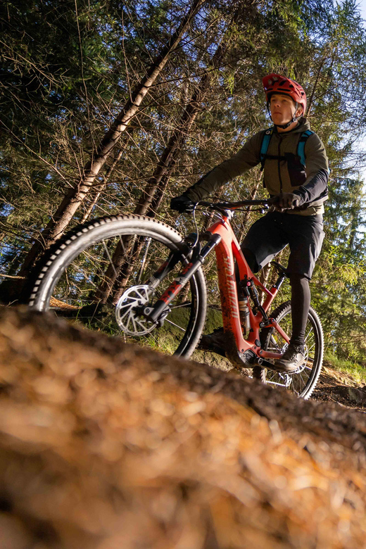 Prague Mountain Biking: Blast Through The Best Singletracks - Choosing Between Easy Climbs and Rougher Trails