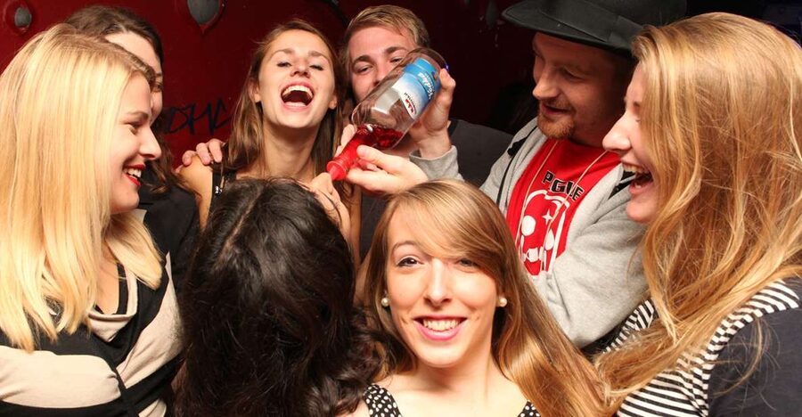 Prague: New Year's Eve Pub Crawl & Karlovy Lazne Club Entry - Starting at Týnská 639/4 in Prague’s Old Town