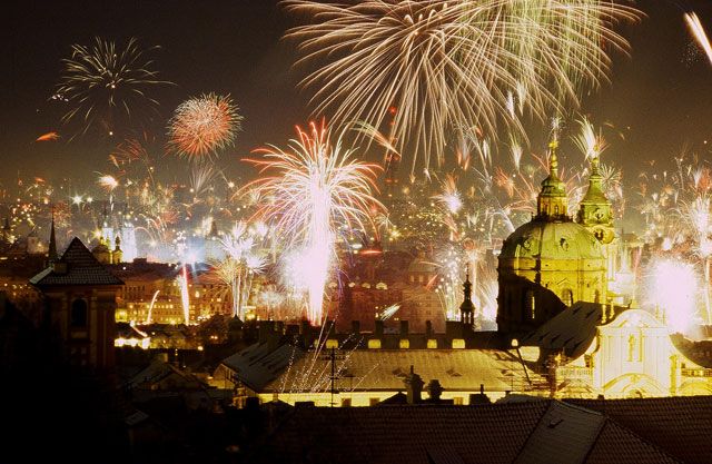 Prague: New Year's Eve Pub Crawl & Karlovy Lazne Club Entry - Practical advice for making the night work