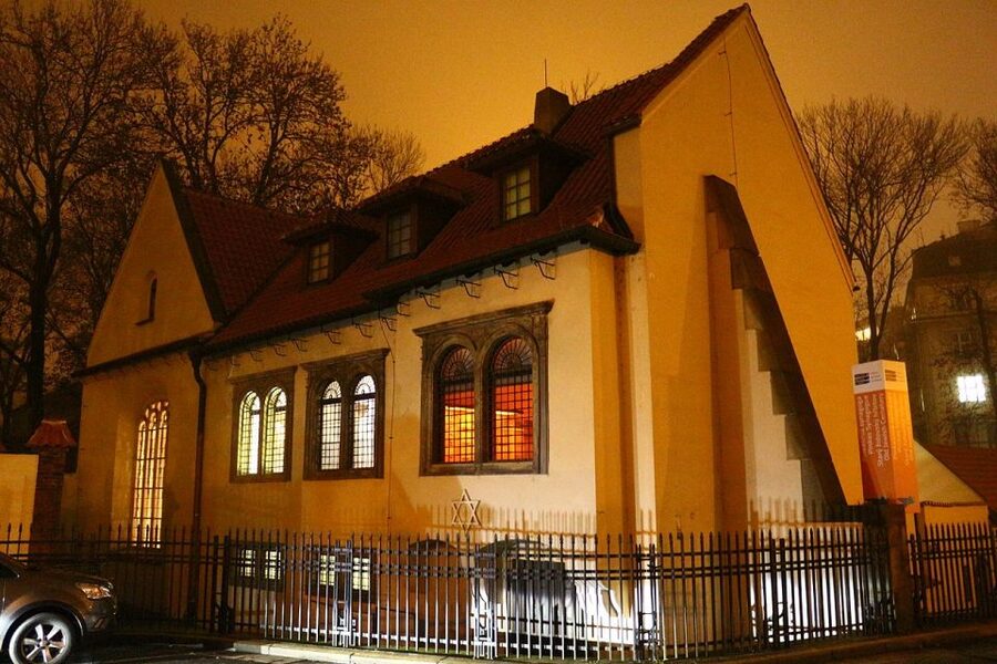 Prague: Old, New, and Jewish Towns Guided Walking Tour - Old Town: Prague’s grandest first impression