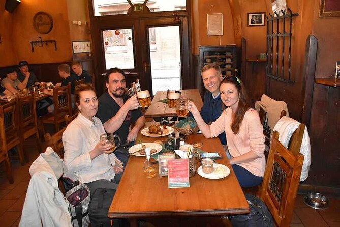 Prague Old Town And Beer Walking Tour Including Dinner - Who will get the most from this evening