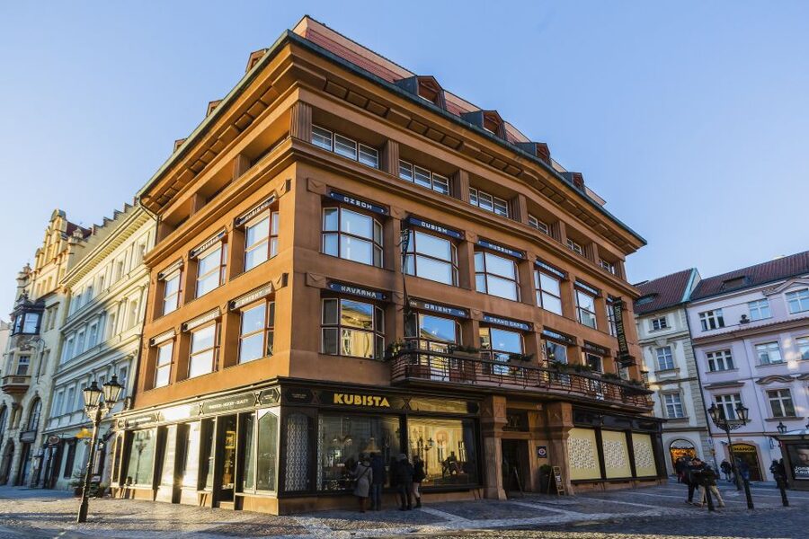 Prague: Old Town and Jewish Quarter 2-Hour Walking Tour - Old Town Square: Prague’s story begins in the marketplace