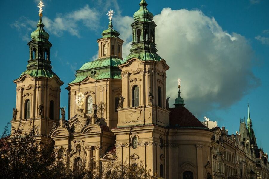 Prague: Old Town and Jewish Quarter Guided Tour in German - A good first walk through central Prague