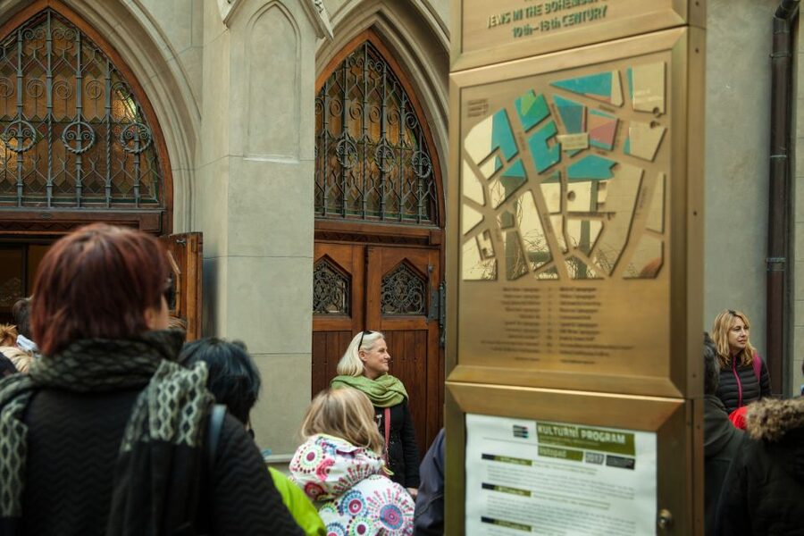 Prague: Old Town and Jewish Quarter Guided Tour in German - Charles University and the Estates Theater