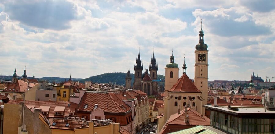 Prague: Old Town and Jewish Quarter Guided Walking Tour - Old Town and the Astronomical Clock