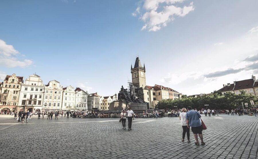 Prague: Old Town and Jewish Quarter Guided Walking Tour - What the guides do best