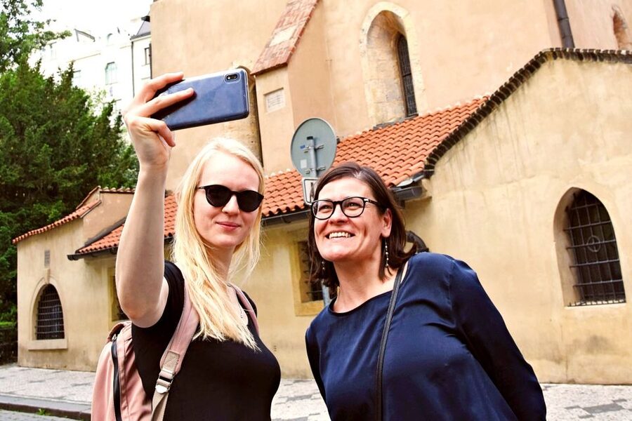 Prague: Old Town and Jewish Quarter Tour - Synagogues, the cemetery, and what the ticket includes