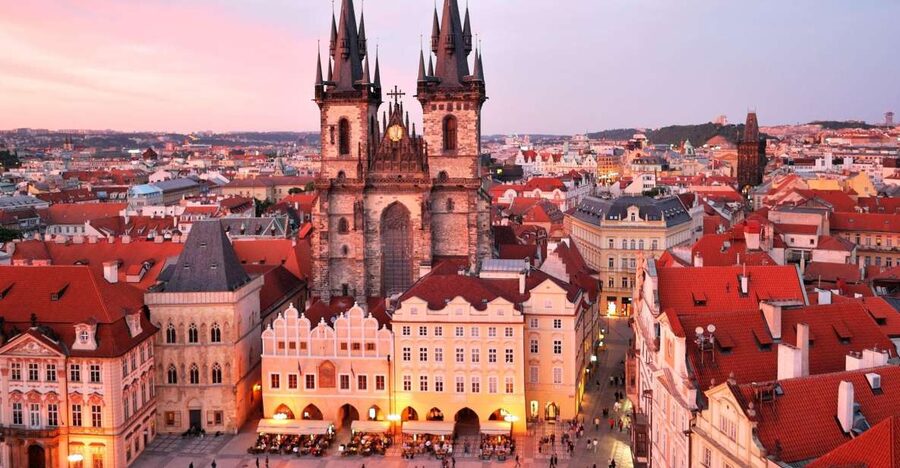 Prague: Old Town and Jewish Quarter Tour with Jewish Museum - Old Town Hall and the Astronomical Clock