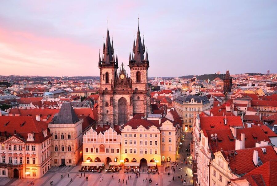 Prague: Old Town and Jewish Quarter Tour - Powder Tower and Municipal House: Prague’s grand entrance