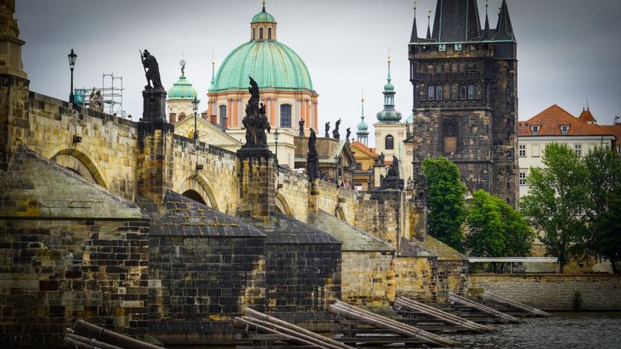 Prague: Old Town Highlights & Hidden Gems Guided Tour - Key points at a glance