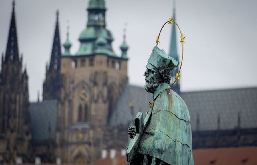 Prague: Old Town Highlights & Hidden Gems Guided Tour - Why this Prague walking tour works well