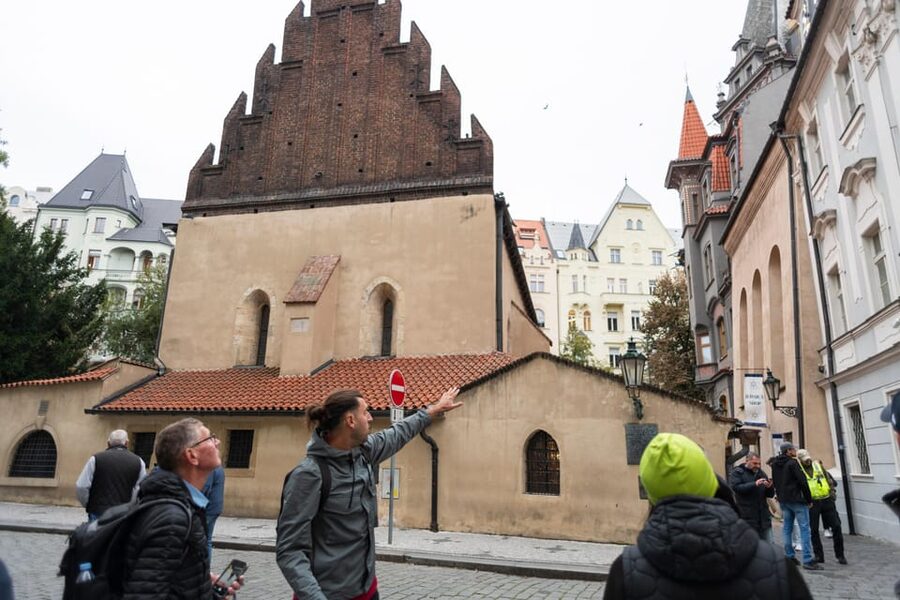 Prague: Old Town, Jewish Quarter & Astro Clock Walking Tour - What the $22 price really buys