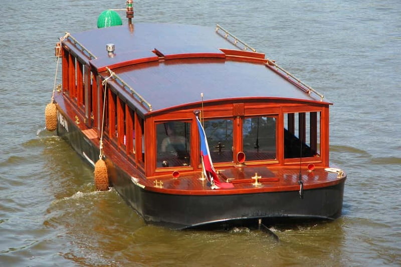 Prague: Old Town, Prague Castle & River Cruise Day Tour - Why this three-part Prague tour works