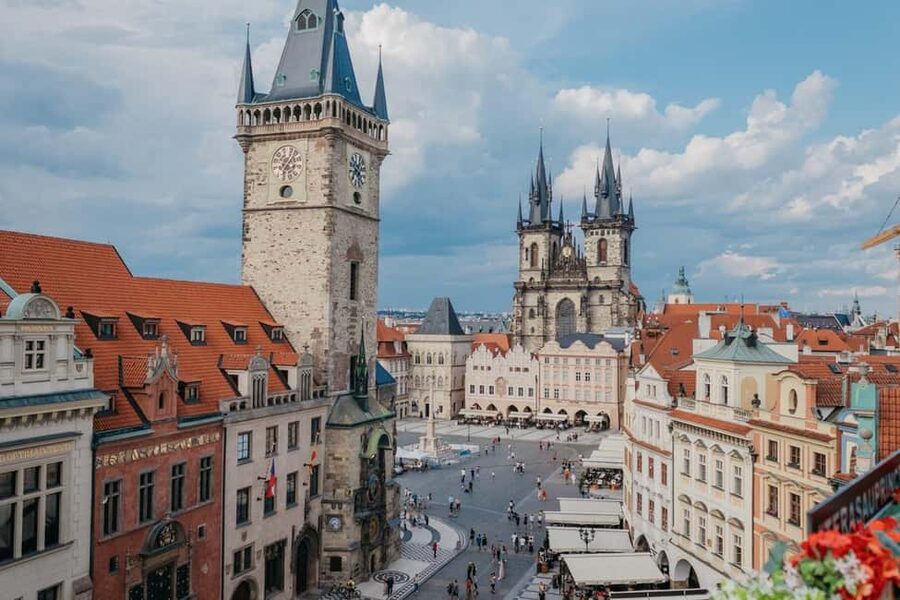 Prague Old Town, Underground and House of Alchemy Tour - The House of Alchemy and the search for gold