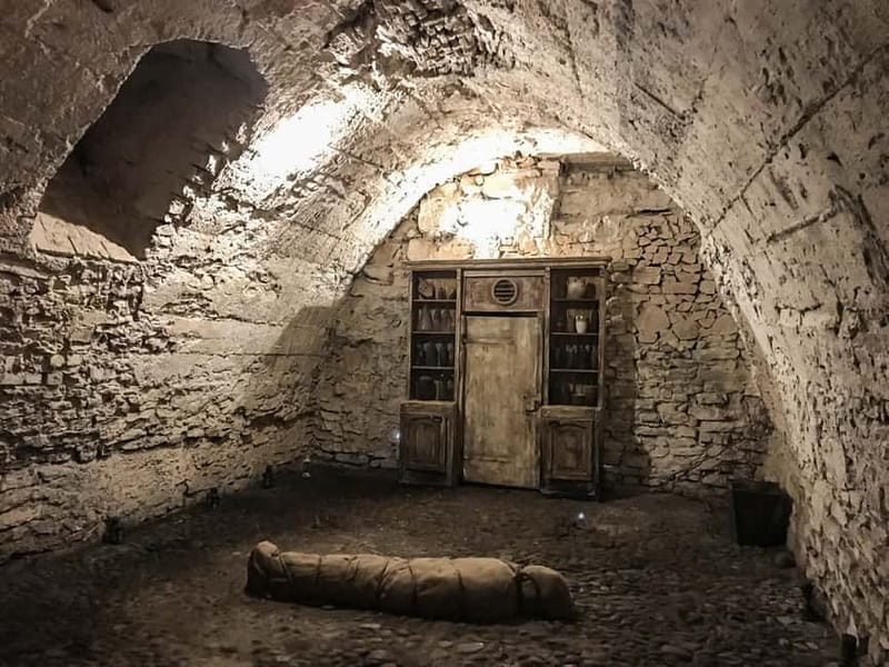 Prague: Oldtown, Medieval Underground & Dungeon History Tour - Key points to know before booking